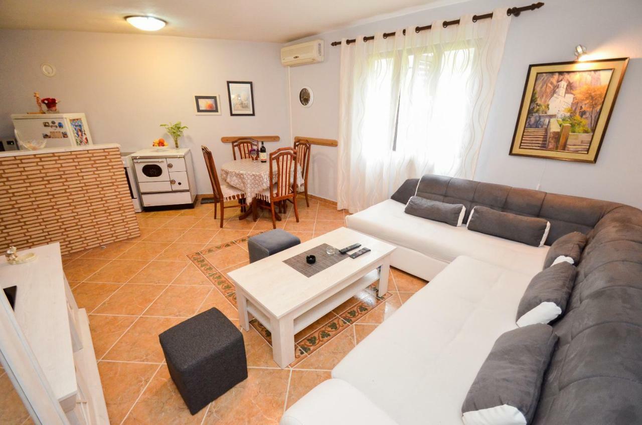 Apartment Buki Kotor Ngoại thất bức ảnh